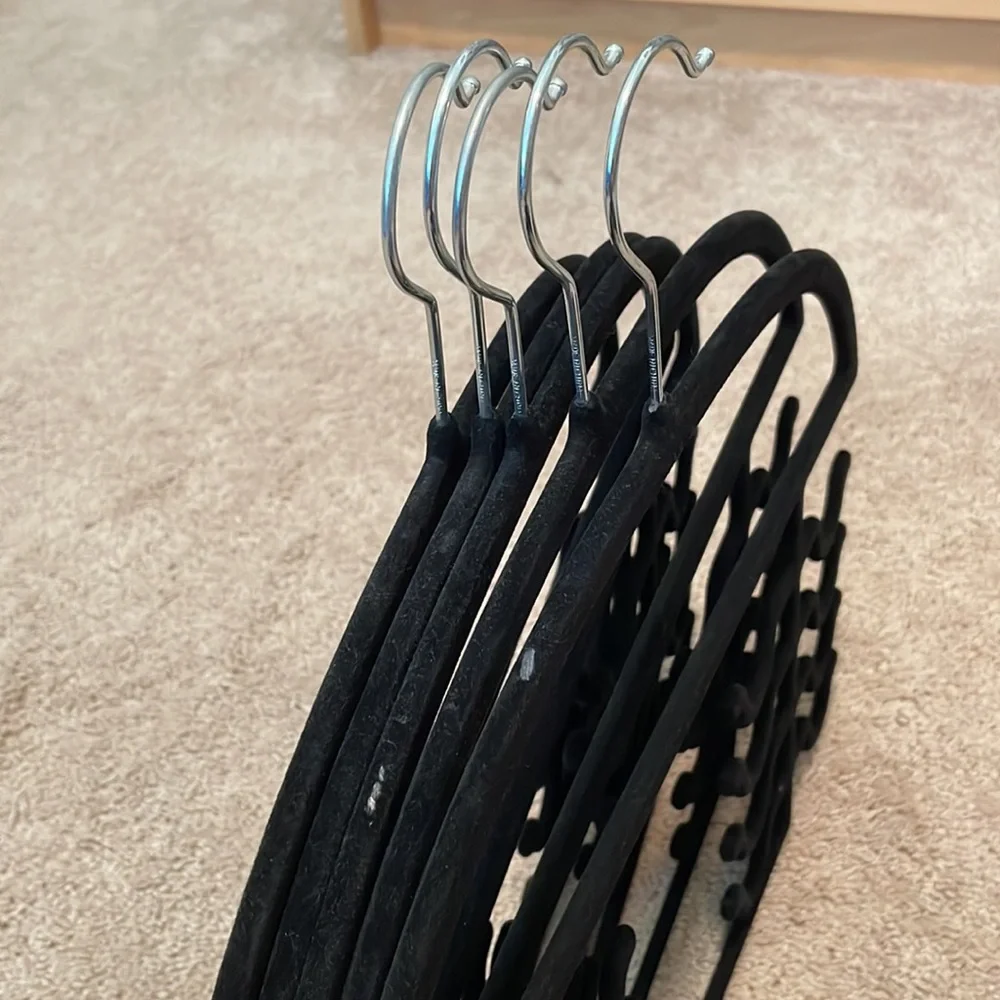 Velvet no slip hangers - multiple hooks